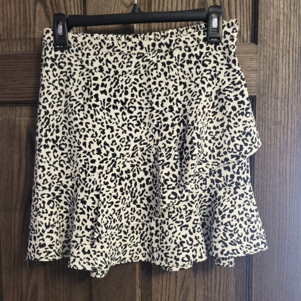 Altar’d State Black and White Cheetah Print Layered Mini Skirt Chic Size M